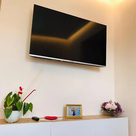 Eri Apartamento Tirana